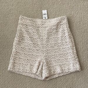 NEW Express High Rise Scalloped Lace Shorts Business Chic Cream 00 0 NWT RARE